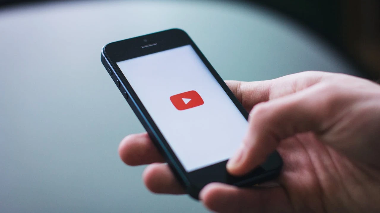 Best Time to Post YouTube Videos & Shorts